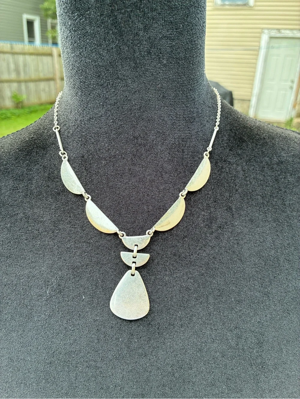 Sterling Silver Teardrop Link Necklace - Silver It’s has a small scratch